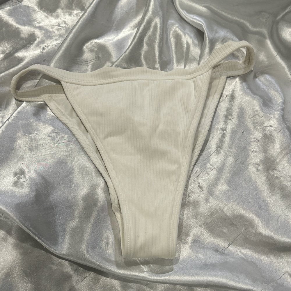 ♡white bikini bottom ♡